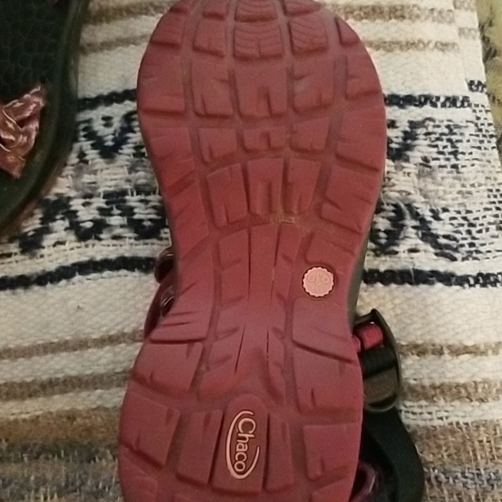 Chacos.. - Picture 3 of 4
